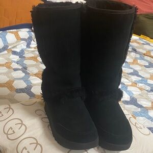 UGG Women's Black Winter Boots with Fur Trim